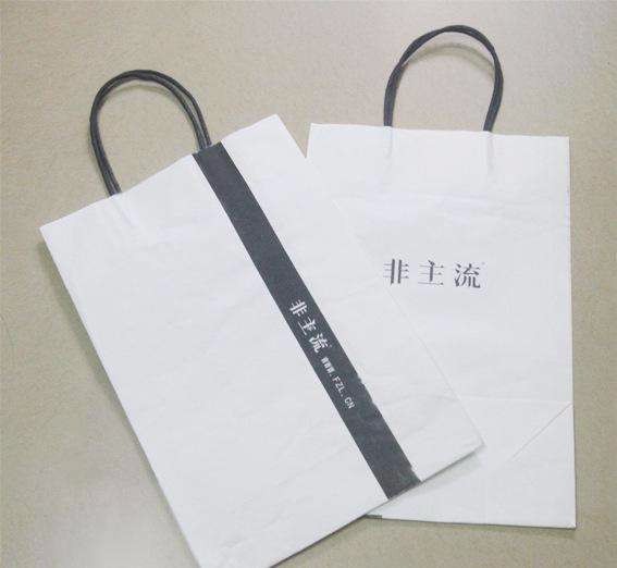 想提品牌知名度？試試定制服裝紙袋